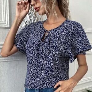 Shein Navy Blue and White Mini Floral Short‎ Sleeve Large